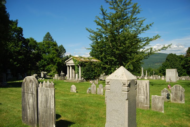 Bennington Old First Church and cemetery