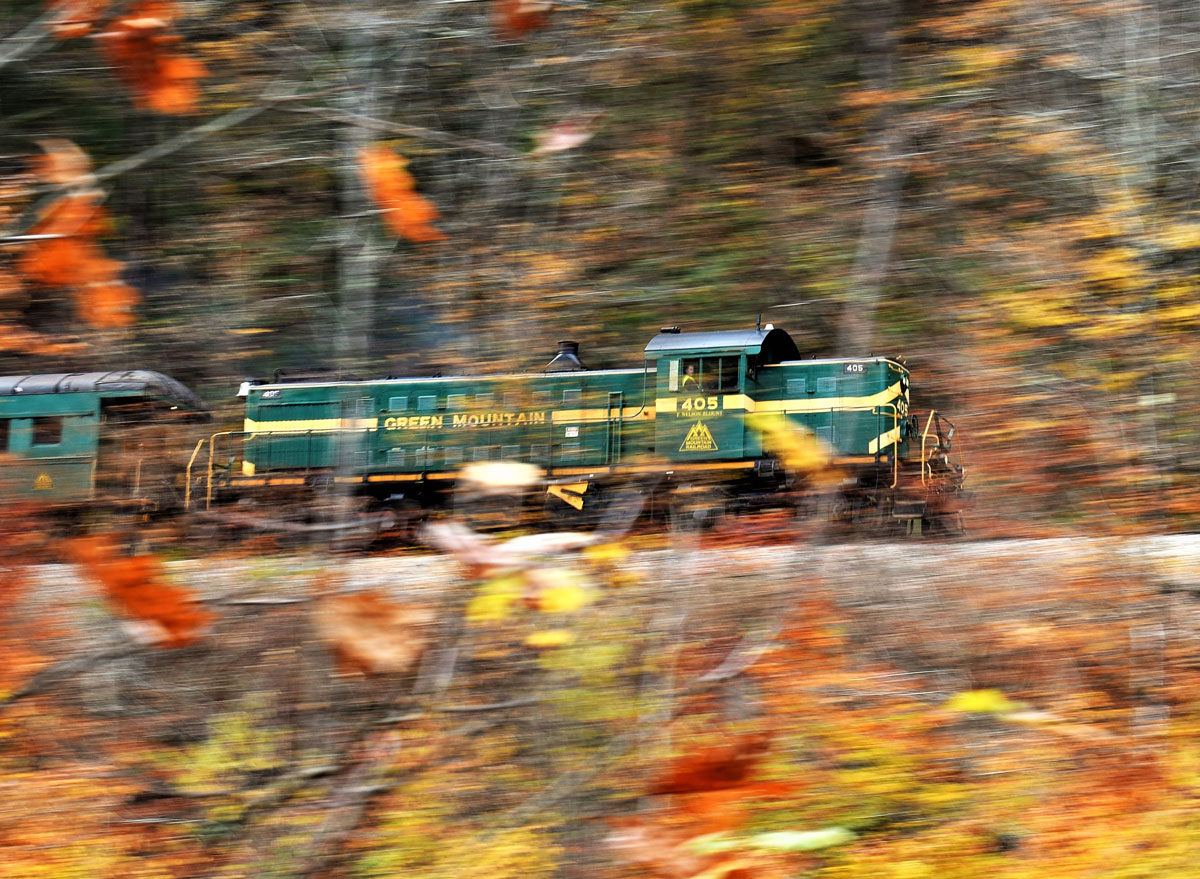 St.J_foliage_train