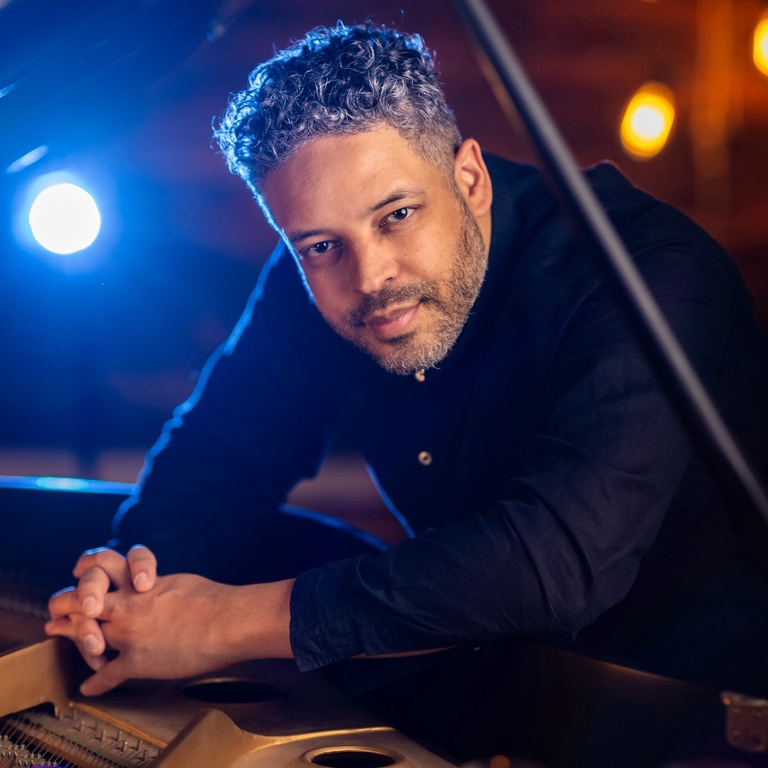 Zaccai Curtis performs in Brattleboro